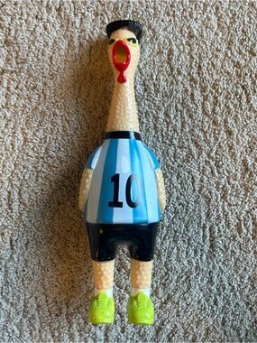 NWOT Lionel Messi Argentina #10 Screaming Rubber Chicken Toy Soccer World Cup